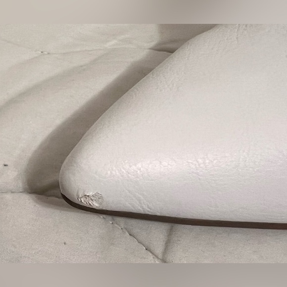 EUC Katherine Booties with wooden Heel size 10 White
**CALL OUT ON LEFT SHOE** - Picture 6 of 6